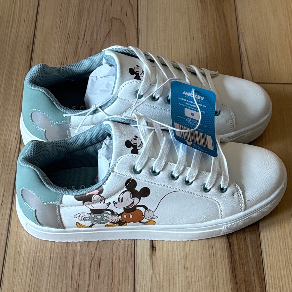 NWT! Disney Mickey and Friends White Women’s Sneakers
